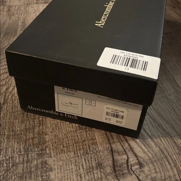 Abercrombie and Fitch Mary Jane Rounded Toe Flats - Black - Size 7.5 - Picture 2 of 4